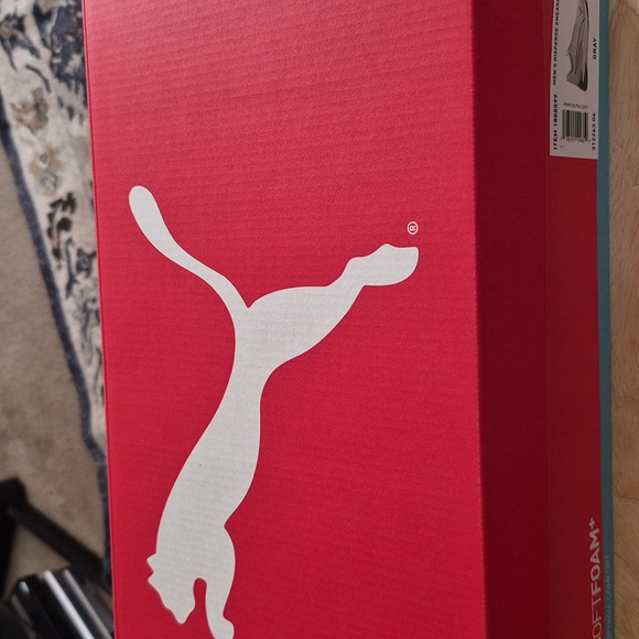 Men's Puma Light Gray Mesh Athletic Sneakers with Black Logo - Picture 10 of 10